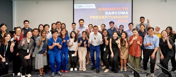 To our patients: this may be rare, this may be challenging, but you are NOT alone - <a href="/val_yang/">Valerie Yang MBBChir PhD</a>
<a href="/csi_singapore/">CSI Singapore</a> <a href="/JohnnyOngCA/">Ong Chin-Ann Johnny</a> <a href="/ChiaClaramae/">Claramae Chia</a> <a href="/JB_Chiang/">Jianbang Chiang</a>

oncodaily.com/blog/116087.ht…

#Cancer #SarcomaAwareness #PatientAdvocacy #RareCancer #OncoDaily #Oncology