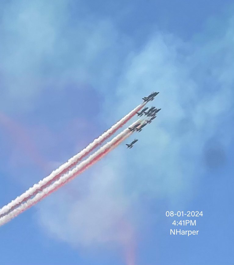 jz_zerru1's tweet image. Not sure what is going on, but these fighter jets just flew over The Harbourfront Centre. This was my shot and video. #Toronto #Harbourfront #downtown #fighter-#Jets #August1 #picofday #VIDEO #airshow #beautiful  #sky