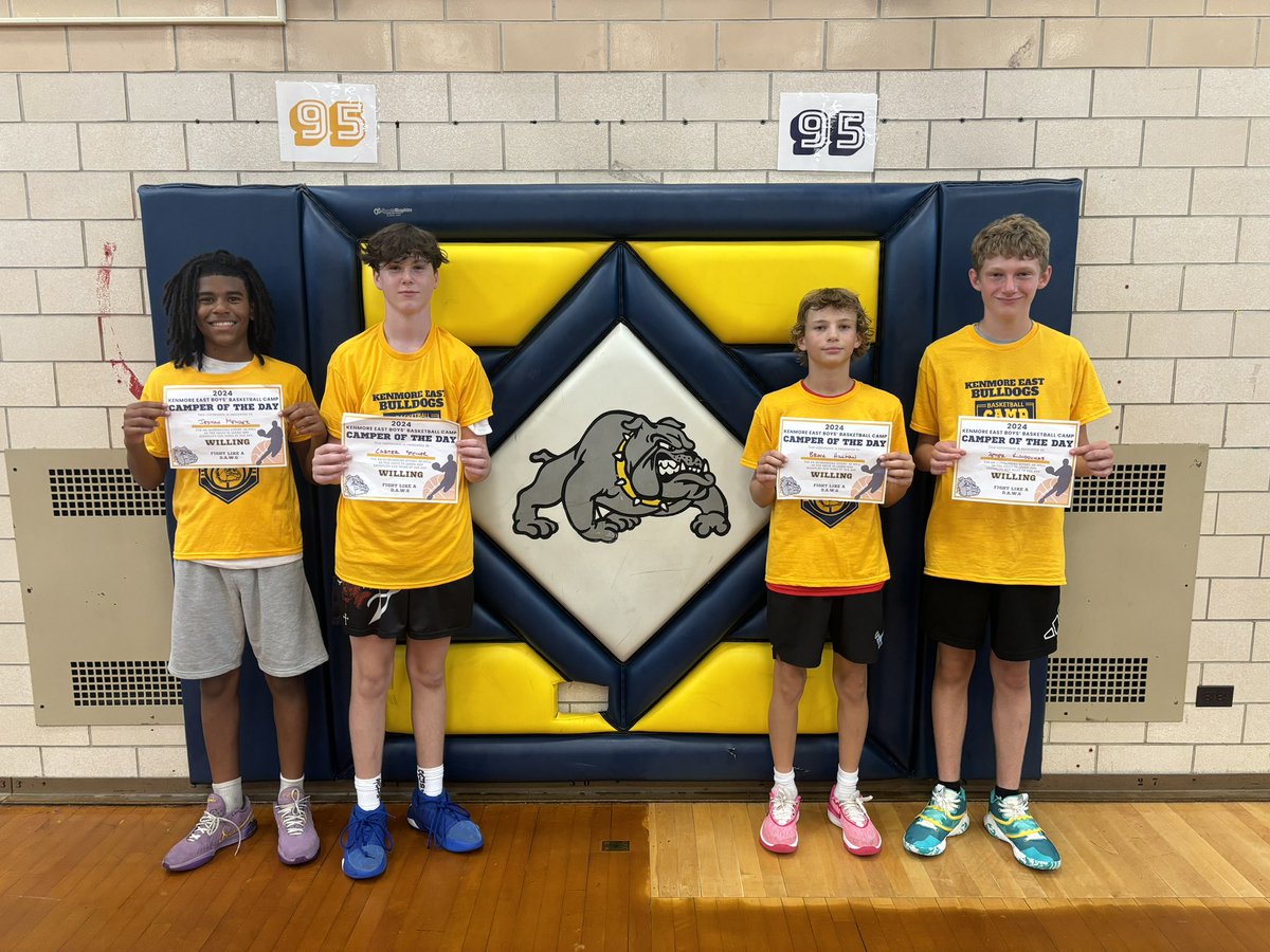 Special character talk on Wednesday given by former Bulldog Mike O’Bryan❕

⭐️Leading scorer in the program 
⭐️1st inductee into the KE Boys’ Basketball Hall of Fame 

🧠💪MENTAL STRENGTH THEME💪🧠
💥Team First Mentality

🎉Campers of the Day🎉
🏀Jesiah
🏀Carter
🏀Brock
🏀Peter