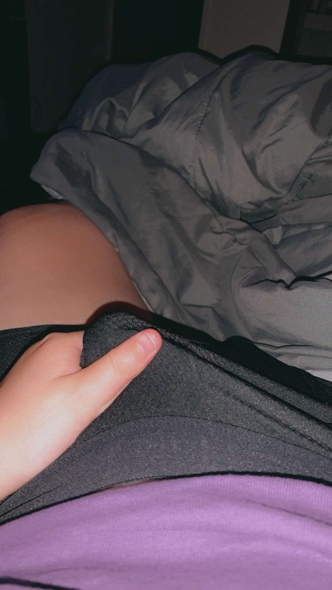 ghostboy0o's tweet photo. new to nsfw 🥺 

19 
they/them/he 
pansexual 
taken🤭🫶🏻
switch (mosty bottom SOMETIMES😵‍💫) 
dm for details 
kinky af🤪 

~be a doll and tip mommy/daddy🤭~ https://t.co/e8p8YOSist