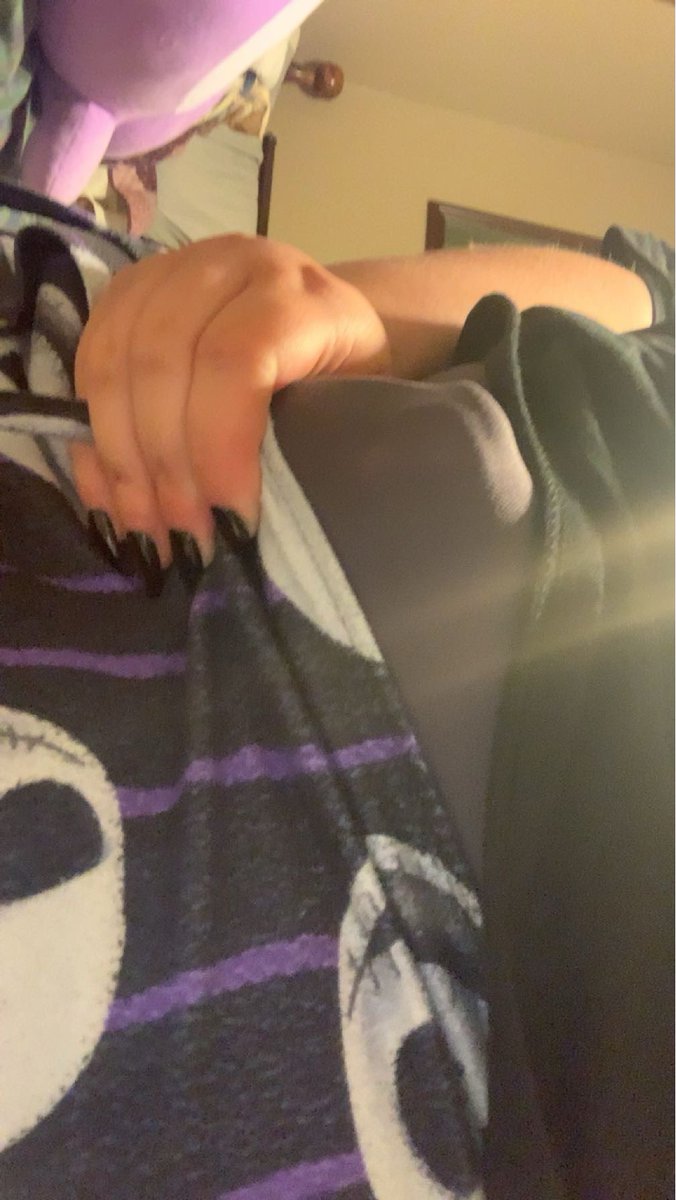 ghostboy0o's tweet photo. new to nsfw 🥺 

19 
they/them/he 
pansexual 
taken🤭🫶🏻
switch (mosty bottom SOMETIMES😵‍💫) 
dm for details 
kinky af🤪 

~be a doll and tip mommy/daddy🤭~ https://t.co/e8p8YOSist