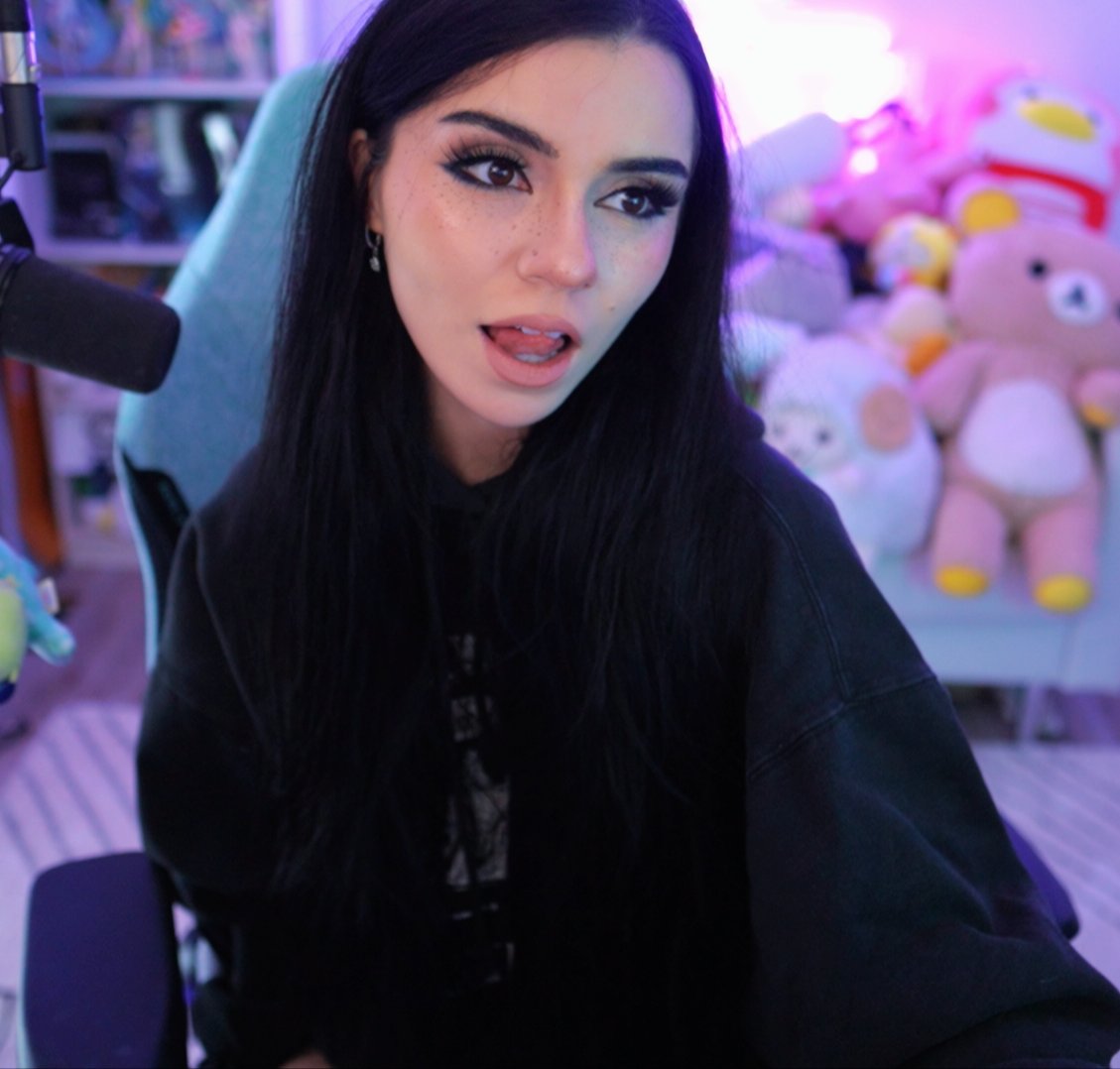 Sofia Pack's Instagram, Twitter & Facebook on IDCrawl