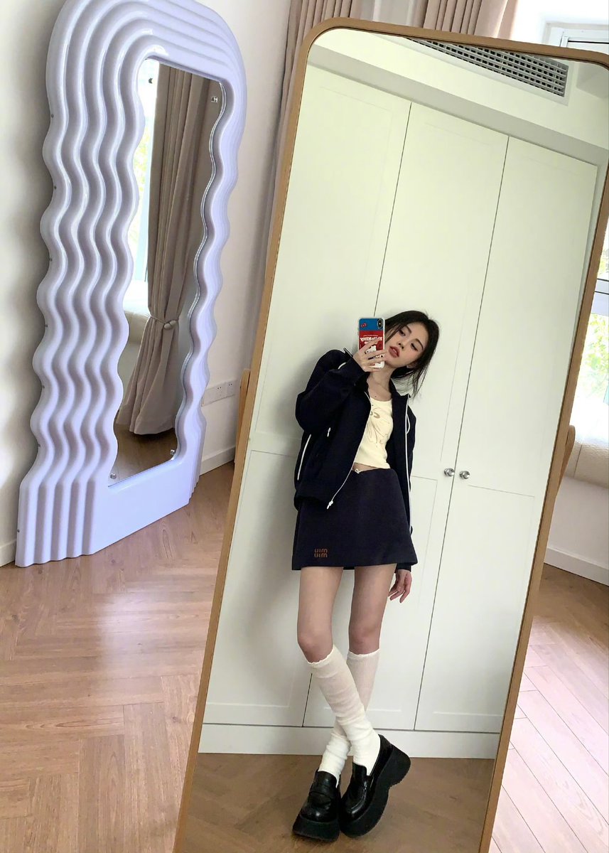 白袜盯榨鞠妈，好嫩好青春 https://t.co/Q9zn94c2vw