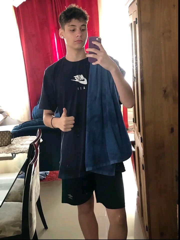 shwnfavsm's tweet photo. entre eu e um pix, oq vcs escolhem? https://t.co/cDDZ4ICOIA