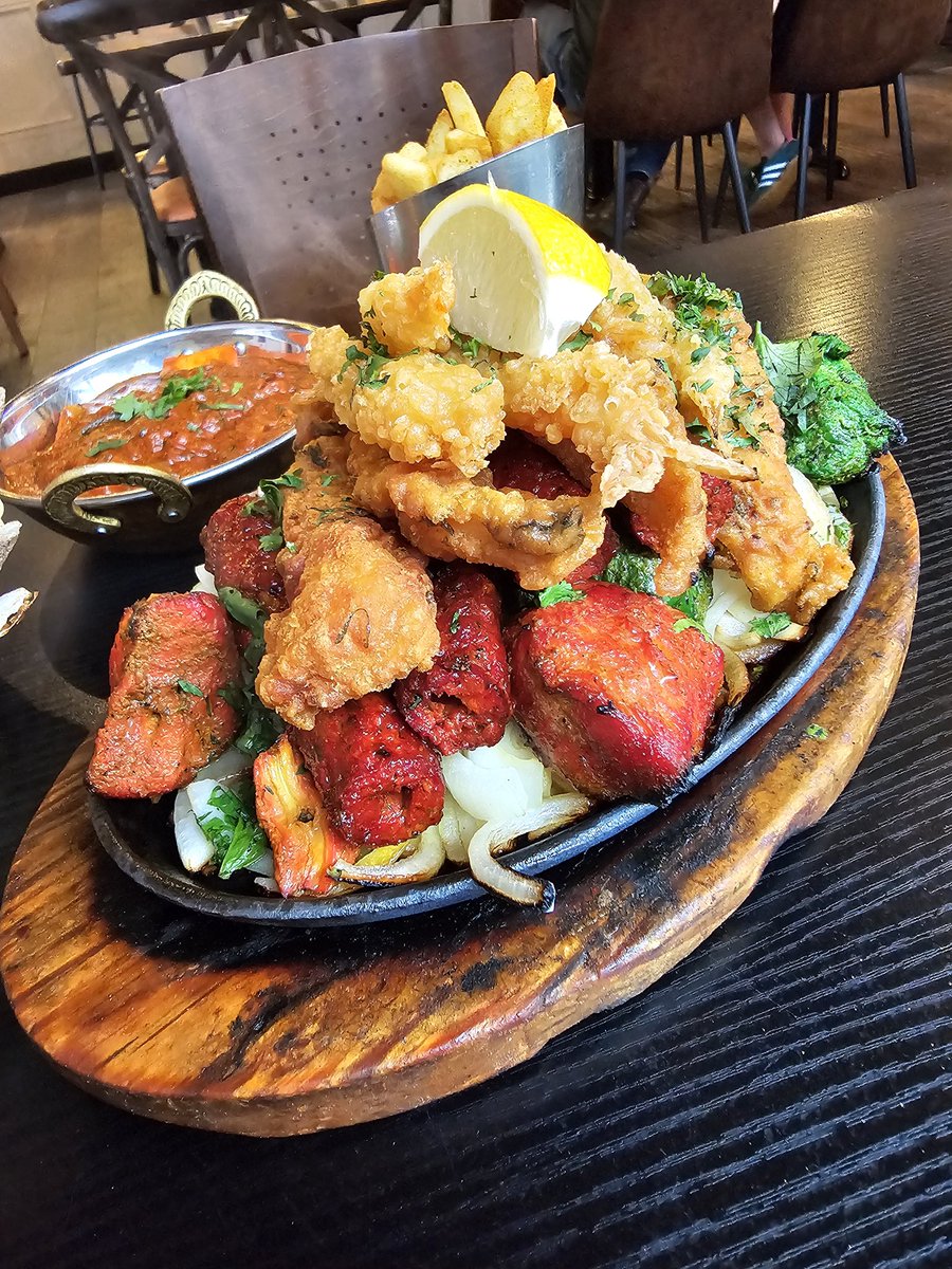 DalMeister's tweet photo. #Mixi at @TheKegandGrill in #Birmingham...
🍗🍺🍖👌🏽

📹 https://t.co/mIniEXbK7s

#GrillHeil #MixedGrill #BombayBicycle #IPA #Beer #KegAndGrill https://t.co/fOv7QNoGpC