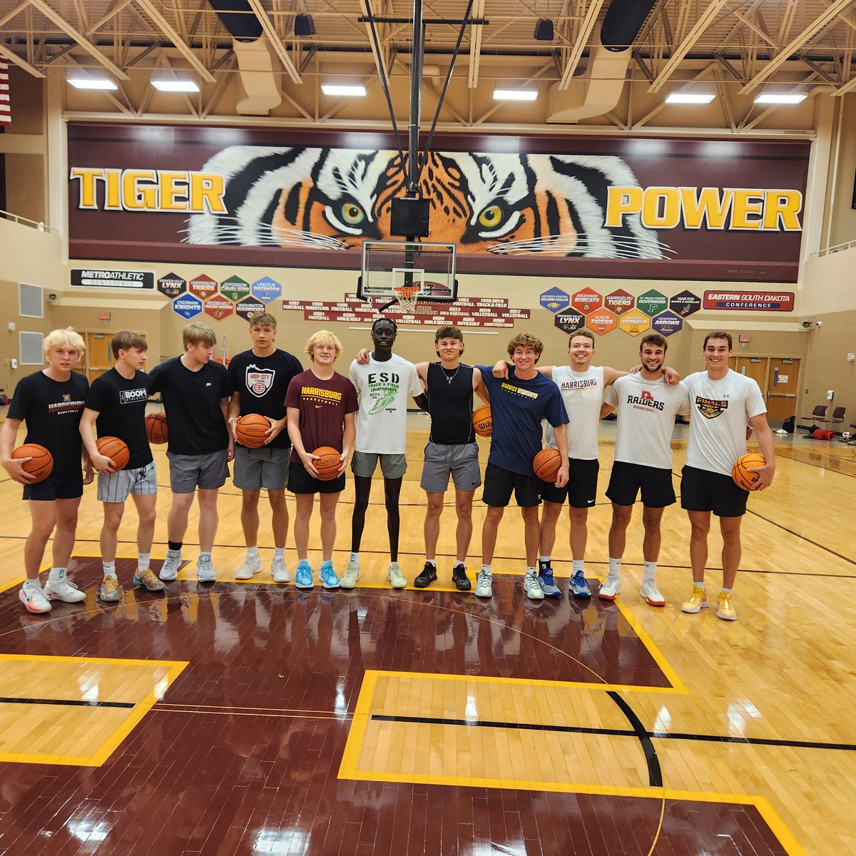 Once a Tiger, always a Tiger!   Thanks 'good old boys' for running with the guys!