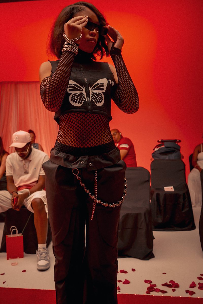 mrmanyface's tweet photo. Some
Photos from the fashion show.

Follow my Instagram for more updates.
https://t.co/8sJXmkHVnU https://t.co/yEUu33ODv9
