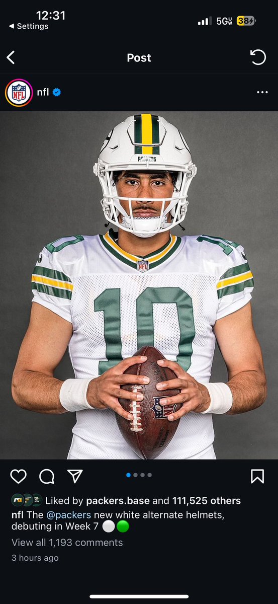 DvrsClos's tweet photo. @packers @amfam They’re cold fasho… but I had to edit to show yall that yellow stripe would’ve been even colder 🥶 https://t.co/K8m7BcwEnK