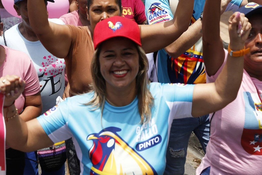 Las y los venezolanos emprendimos el camino de la unión y el trabajo. No vamos a retroceder. Desde Ocumare del Tuy, los mirandinos y las mirandinas alzamos nuestras voces por la paz. ❤️

¡El #Futuro de Venezuela es de paz! 🇻🇪