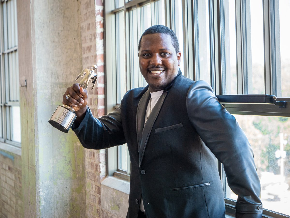 StudioSuggs's tweet photo. Sooo...we've been holding something in for a while. This summer, Studio Suggs won a SILVER TELLY AWARD for our movie "All The Red Flags" in the category of 'Non-Broadcast Comedy.'  We're so blessed and honored to receive this prestigious award for our movie! The first of many! 💪🏾 https://t.co/pv21pp0BGK