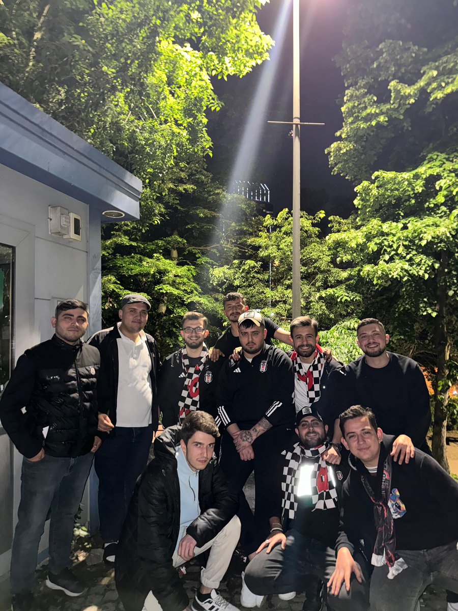 Metrolar, sokaklar, parklar boydan boya Beşiktaş