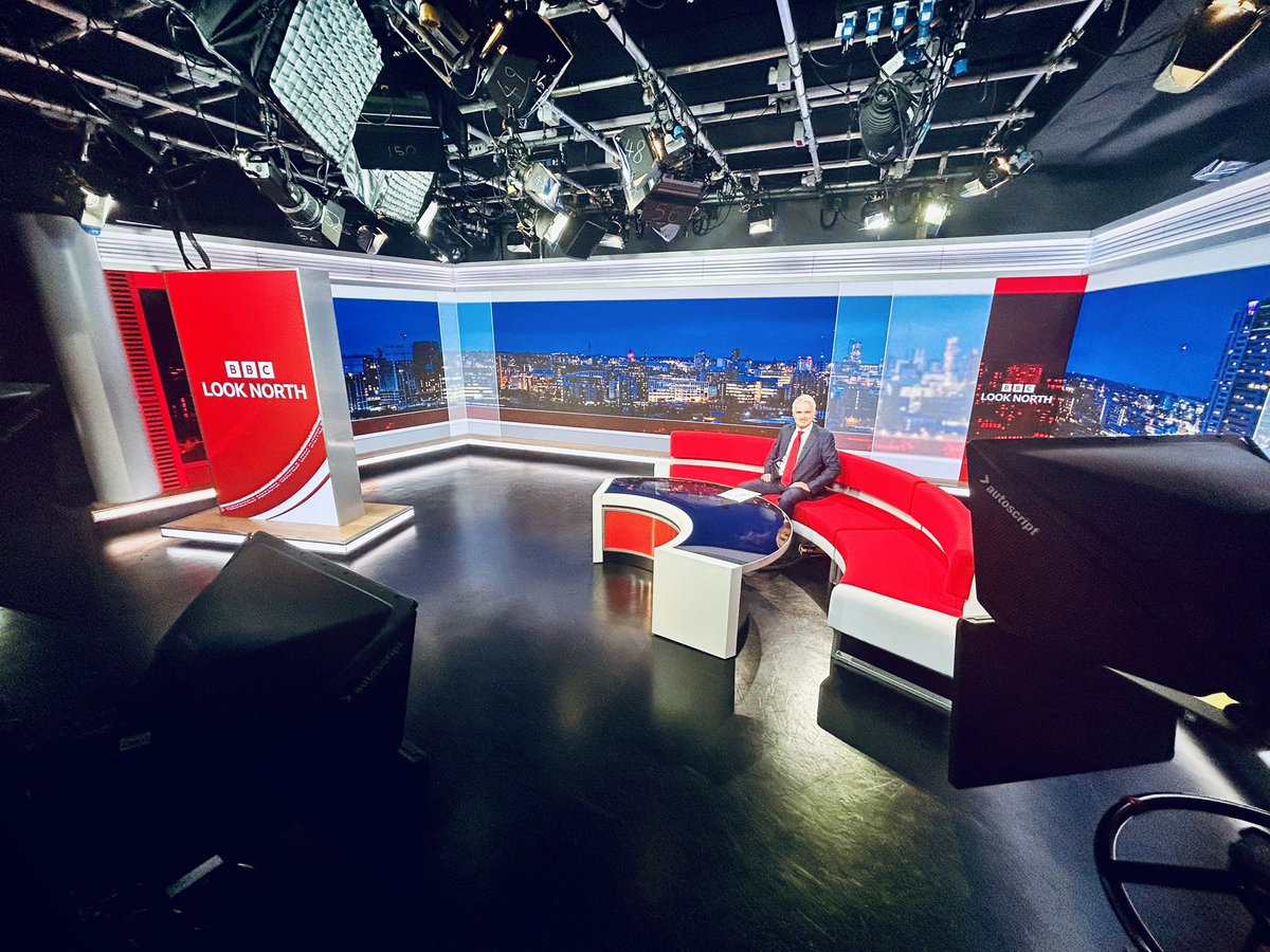 An impromptu visit to my old stomping ground at <a href="/BBCLeeds/">BBC Leeds</a> where I directed <a href="/BBCLookNorth/">BBC Yorkshire</a> for 10 years. 😀

Lovely to reminisce with <a href="/KeeleyDonovan/">Keeley Donovan</a> and <a href="/philbodmer/">Phil Bodmer</a>. So many happy memories from my career here.

A place where I grew professionally and made some wonderful friends. 😊