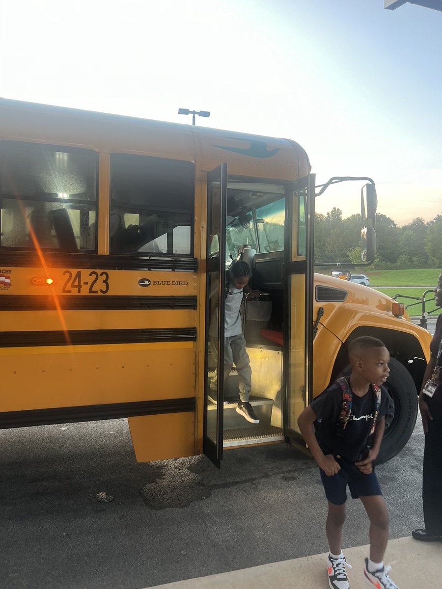 Ana Hall tweet media