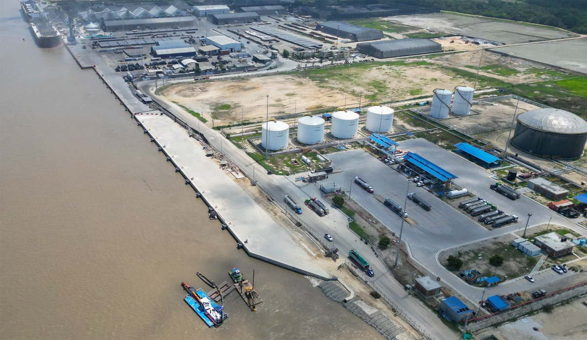 Felicitaciones a Palermo Sociedad Portuaria por la inauguración de su nuevo muelle 👏🏼 Este es un gran hito que reforzará la capacidad operativa del puerto, contribuirá al crecimiento económico y a la creación de empleo en el territorio.