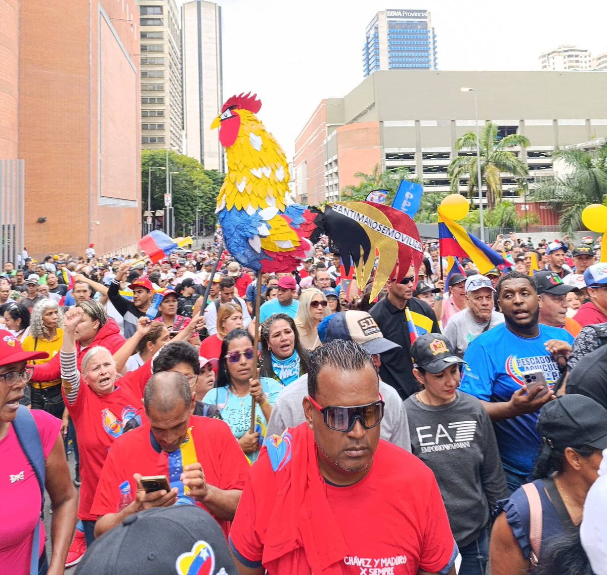 🌱🇻🇪 Con dignidad, alegría y civismo, la clase trabajadora vuelve a llenar las calles de Caracas en defensa de la paz y soberanía de Venezuela. ✊🏻

<a href="/NicolasMaduro/">Nicolás Maduro</a>

#PuebloDeJusticia