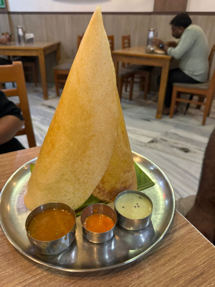 MediaSanchari's tweet photo. In South india popular and many people’s favourite breakfast is dosa.

#breakfast #dosa #southindainfood #tastyfood #sambar https://t.co/cJJlglDrSy