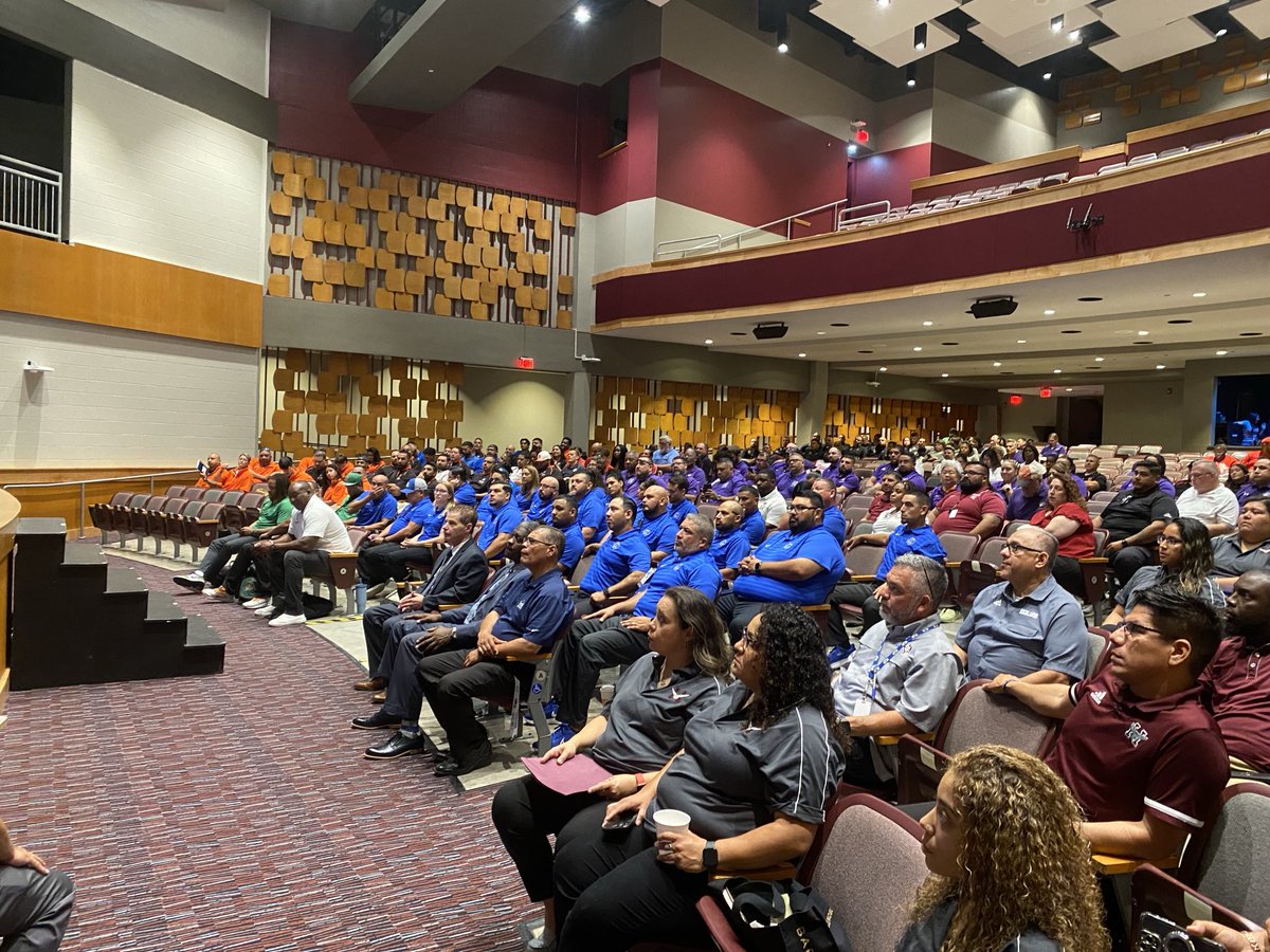 An ENORMOUS shout out to Josh and John from 360 Athletics for taking the time to speak to all SAISD coaches today! Our SAISD Athletics Familia thanks you both for the energy and passion you both brought to us today! #SAISDFAMILIA