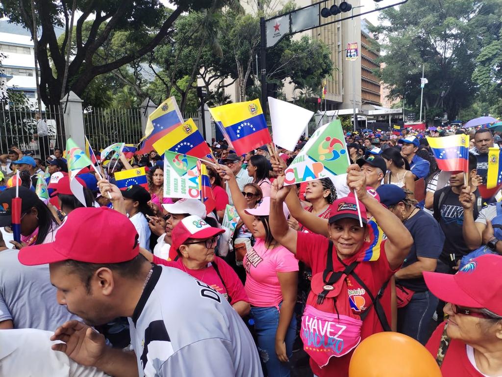 RABSA_OFICIAL's tweet photo. Los #Clap salieron a la calle para demostrar su lealtad, amor y alegría 
¡No queremos violencia, somos un pueblo alegre!

#PuebloDeJusticia
#ClapPazYVictoria https://t.co/xcUB9crEJt