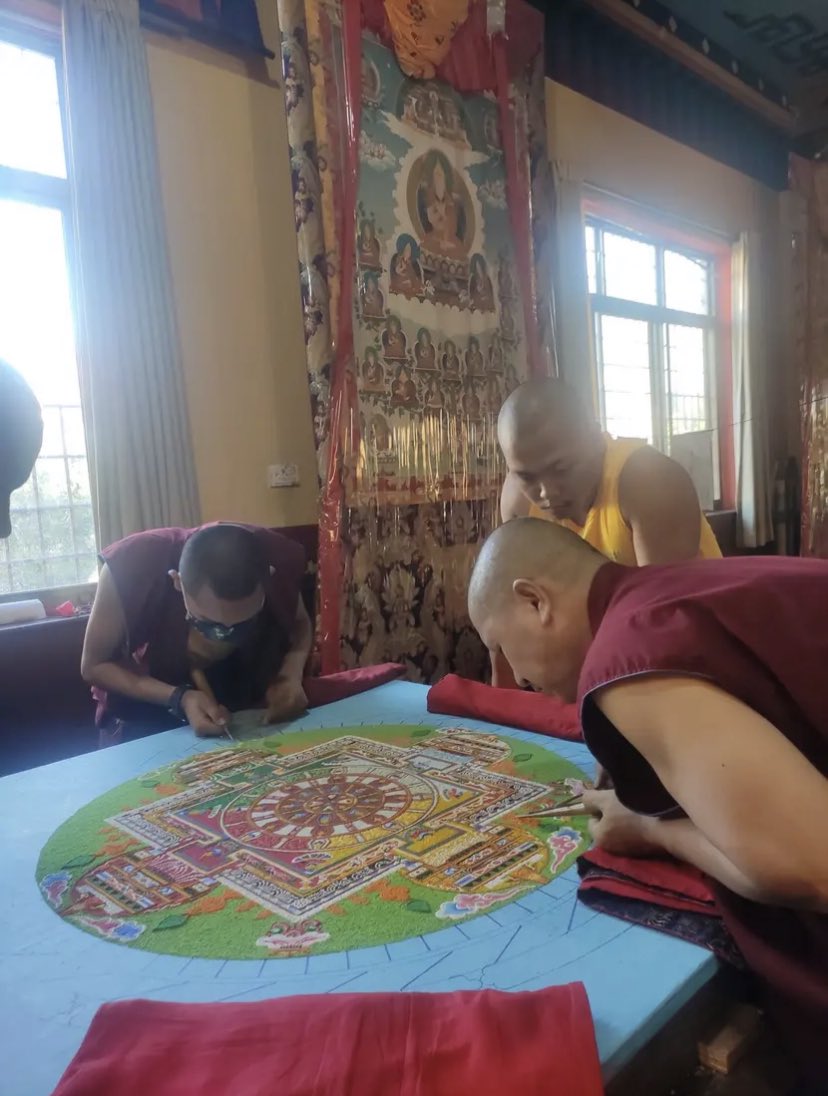 OfDakinis's tweet photo. Day 3 of creating the sand mandala for the intensive Chakrasamvara rains retreat https://t.co/abaSQixuAZ