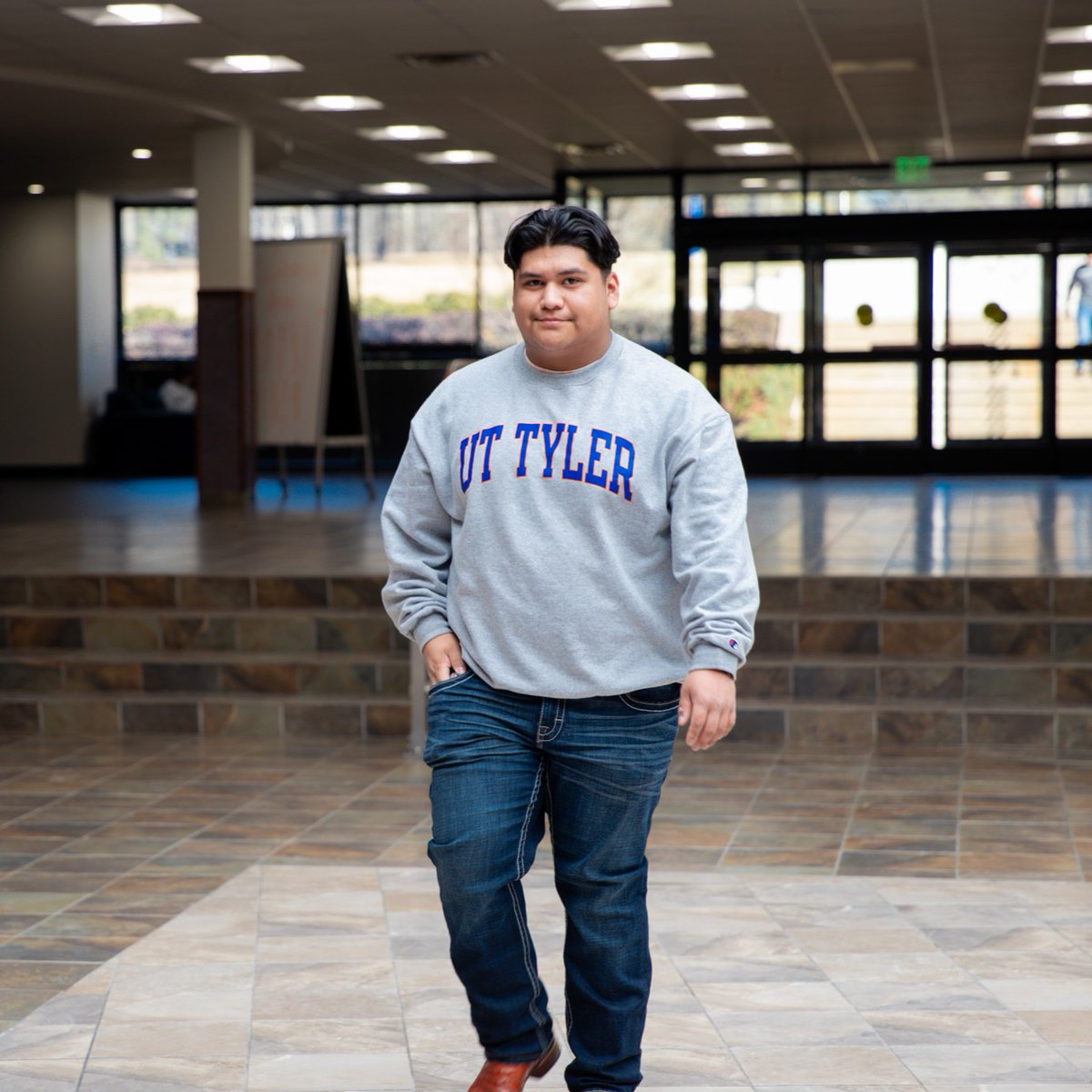 UTTyler's tweet image. Only 26 days until you&apos;re home! 🥹🫶 #UTTyler #FirstDayOfClass