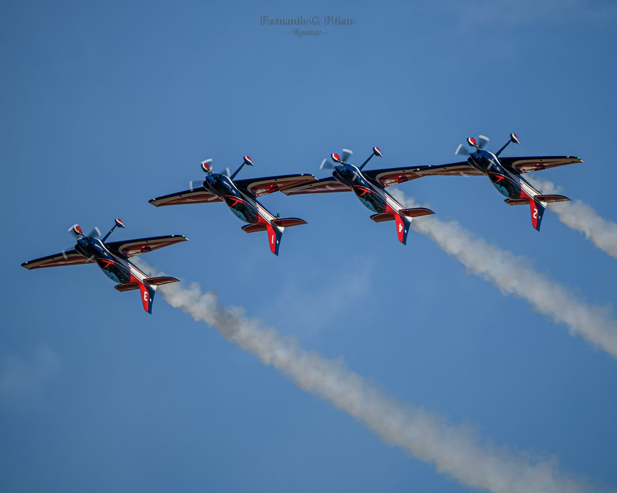 Ferfast's tweet photo. Los Halcones en acción en FIDAE 🤩🛩️👌
Escuadrilla de Alta Acrobacia Halcones - FACH
📷🇨🇱 Abril-2024
#FIDAE #Halcones #AcrobaciaAerea #Extra300L #avgeek #spotting #planespotter #Nikon #Sigma
@FIDAE_OFICIAL @FACh_Chile https://t.co/CsA5xmp2Vm