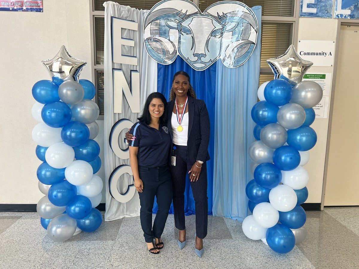 PrincipalAleem's tweet image. Thank you Dr.Crear for visiting @ElsikNGCRams and sharing your story and words of wisdom. @TheExecEFFECT @andrew_k_bailey @AliefISD