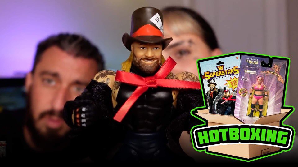stephdelander's tweet photo. Check out our latest episode of #HOTBOXING where we unbox WWE Superstars Bray Wyatt, and @MajorWFPod @AllieKATCH Major Bendies! π₯
https://t.co/KcjeJ97JY5 https://t.co/TbjB6n89B9