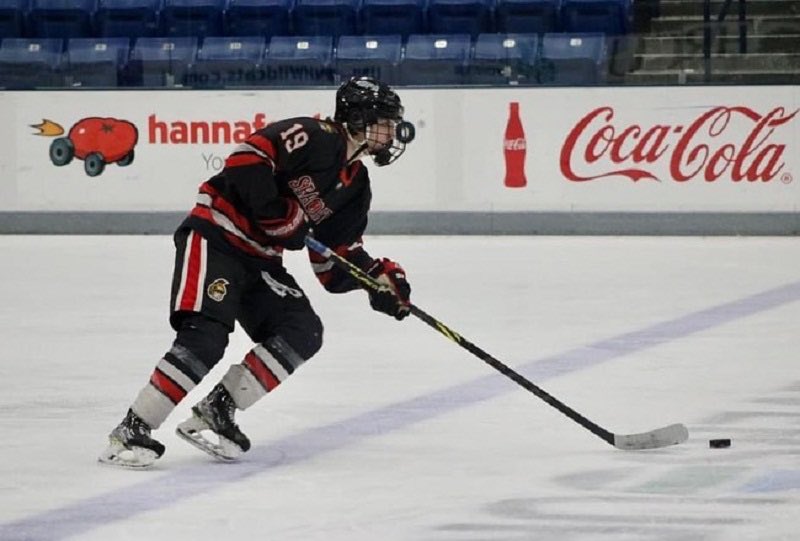 🖊️ Aug 1 Commit Recap 3️⃣ 🖊️ 
F Rudolfs Berzkalns/F Casey Mutryn to <a href="/BC_MHockey/">BC Men's Hockey</a> 
F Van Martin to <a href="/SkatingSaints/">St. Lawrence University Men’s Hockey</a> 
F Tynan Lawrence to <a href="/TerrierHockey/">BU Men's Hockey</a> 
F Blake Zielinski to <a href="/FriarsHockey/">PC Men's Hockey</a> 
F Dain Gordon to <a href="/CCTigerHKY/">CC Hockey</a> 
F Jake Tavares to <a href="/Dartmouth_MIH/">Dartmouth Men's Hockey</a> 
D Bode Laylin to <a href="/TommieMHockey/">St. Thomas Men’s Hockey</a>