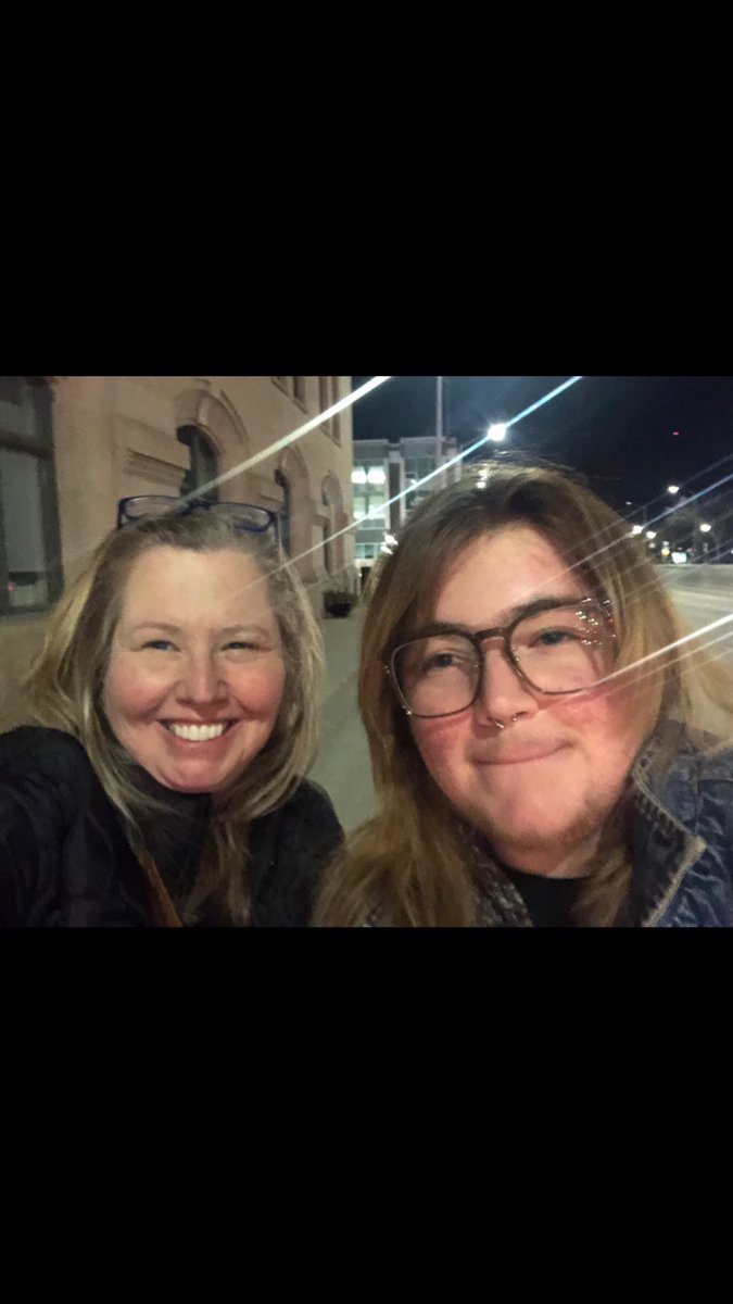 Holly Moore tweet media
