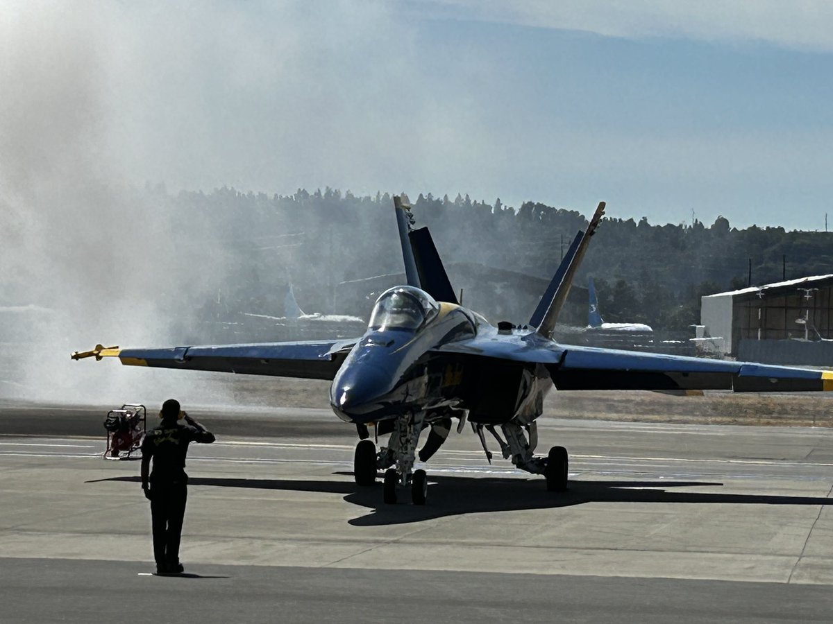 twitlips's tweet image. Just hangin’ with the Blue Angels today #NBD