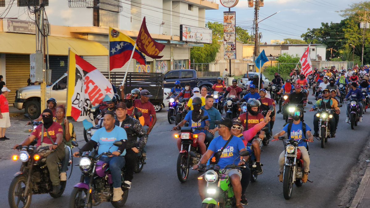 comandosergioh's tweet photo. Aquí están nuestros caballos de hierro, garantizando la paz en Ciudad Bolívar; porque apostamos a la unión y hermandad de la mano del presidente @NicolasMaduro #PuebloDeJusticia https://t.co/v0Q7bjSe6c