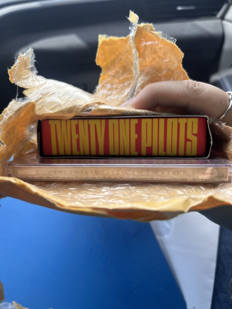 addysen 🦇 tweet media