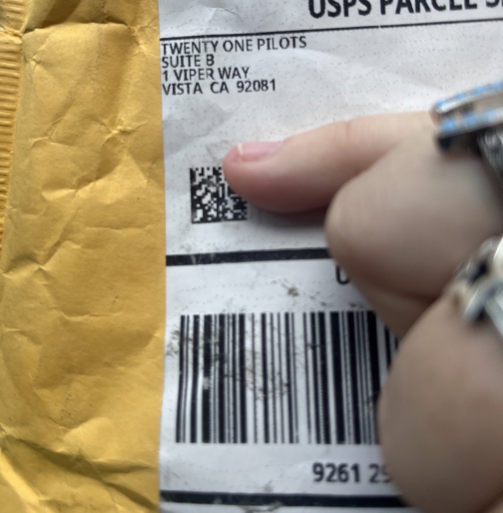 addysen 🦇 tweet media