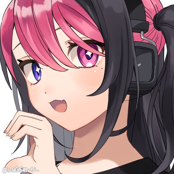 darlingstrawbie's tweet photo. irl vs vtuber https://t.co/F1wbmbS1kM