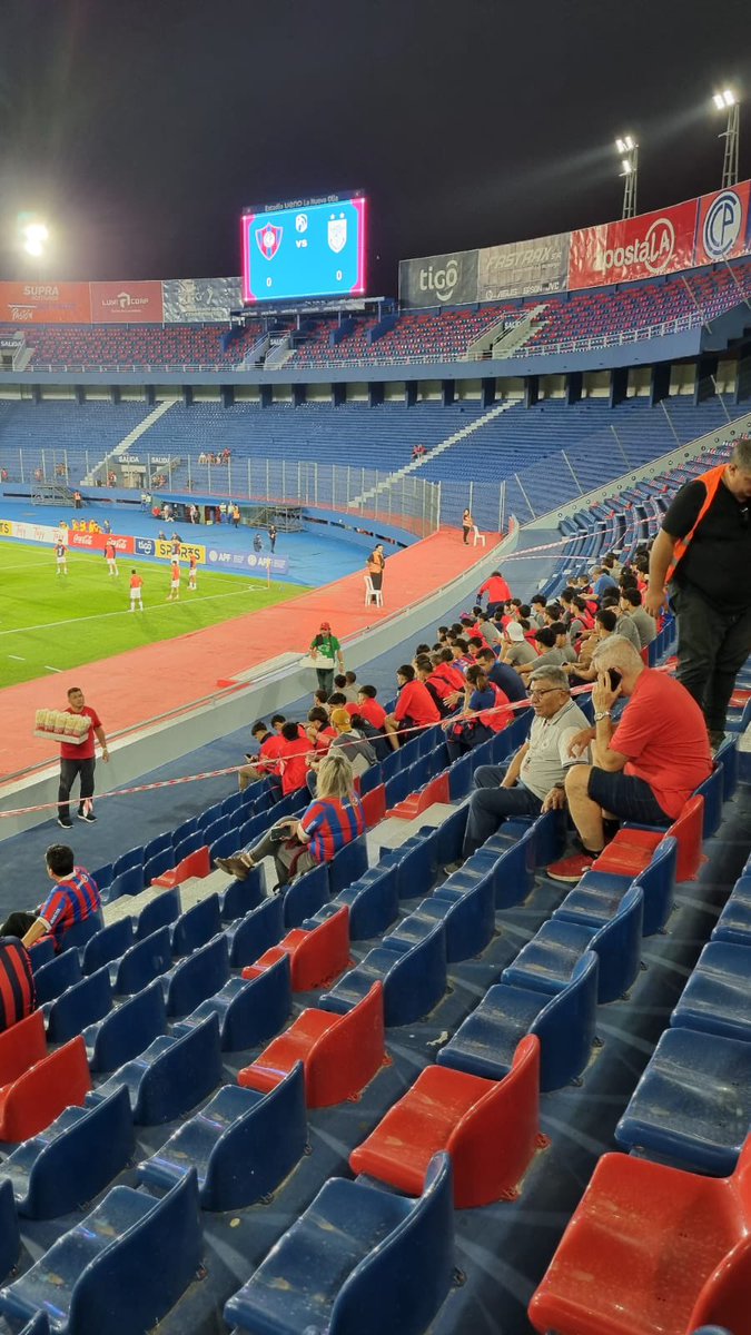 ichaaa1912's tweet photo. Yo sinceramente no puedo creer que a esto llegamos, nos clausuran sectores para que manolo ya no se discuta con la hinchada? CAGONES!! 
SER DE CERRO NO ES LUEGO PARA PLIKIS!!! https://t.co/adg8jhyGpT