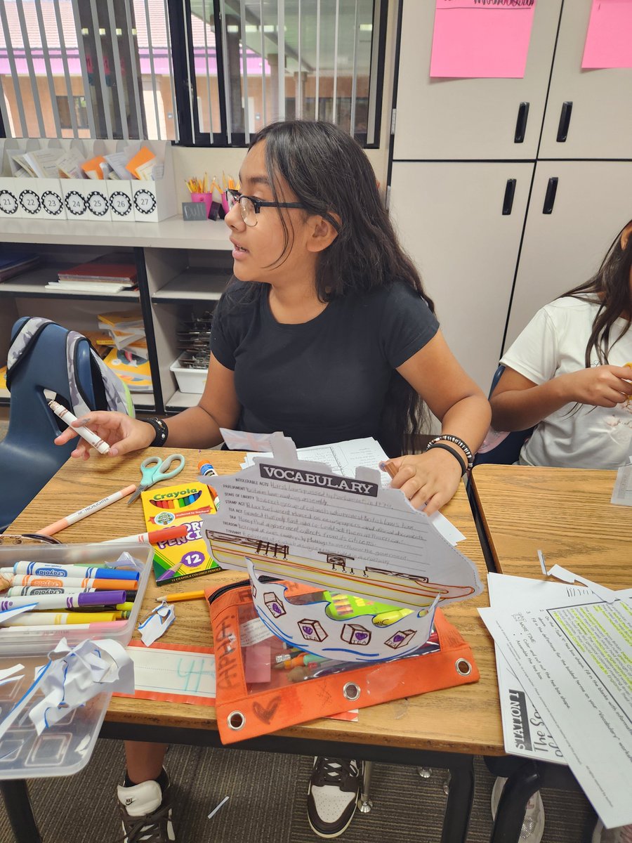 bolognascorpion's tweet photo. Learning about the Boston Tea Party has our 5th graders in Monique Moreno's class excited and curious! They're connecting with history in a way that's both fun and educational.
#WeAreChandlerUnified #bthespark #stingenergy https://t.co/Dj1tpD38Cb