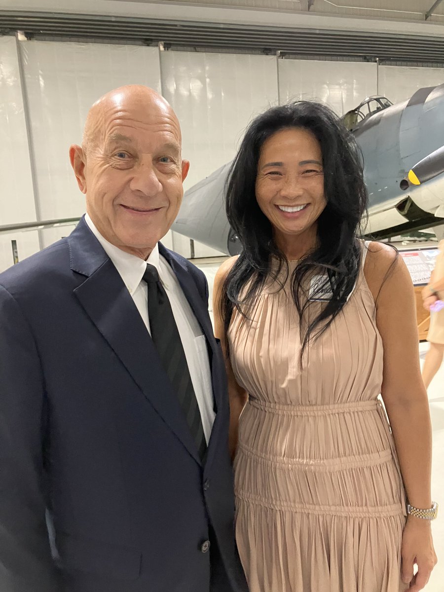 DrBrownEDU's tweet photo. Great meeting with Mayor Whitmire at the @BAHEP event! Excited to discuss the future of Bay Area and @DickinsonISD and our plans for economic growth and innovation in our schools #DISDStrong 🐊 https://t.co/fBdomnsr0P