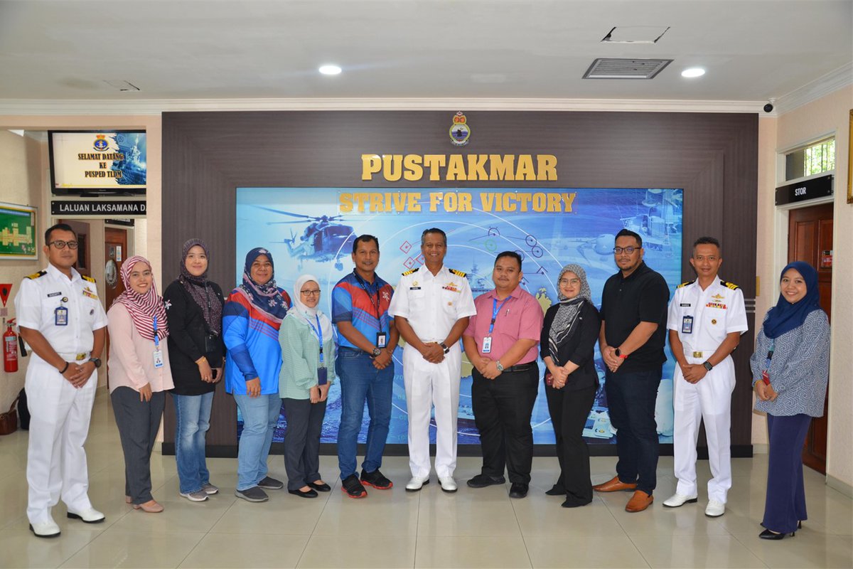 puspedtldm's tweet photo. "Berbelanja biar berpada, simpan biar ada"

Taklimat Korporat dan Pendidikan Kewangan bertajuk 'Simpan Dengan Efektif' disampaikan oleh Delegasi Affin Bank Cawangan Lumut bertempat di Auditorium Zain. 

#StriveForVictory

@MPLD_TLDM https://t.co/2xgWezmFkP