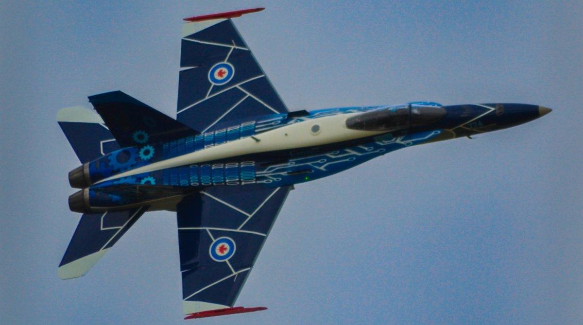 AddictJellybean's tweet photo. Probably one of my favourite paint schemes @CF18Demo #Canada #mapel🍁 https://t.co/7XzefupnXm