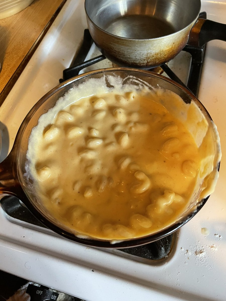 markofamaestro's tweet photo. Ended up #cooking some #homemade #macaroniandcheese for #dinner tonight- with a twist! I decided to take a chance and added some #HiddenValleyRanch, and I must say, it didn’t disappoint! Woot, woot!😄😋 #homecooking #pasta #delicious #yum https://t.co/y60auaUgCV