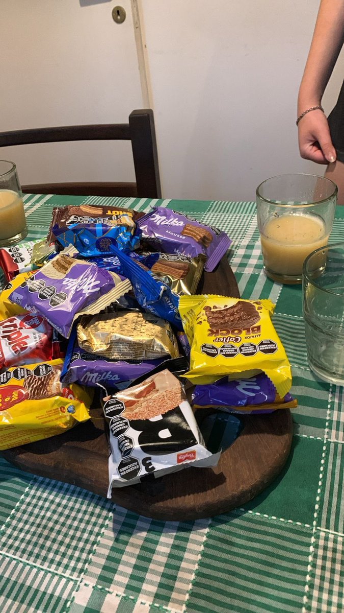 hola, nos juntamos a hacer mundial de alfajores?