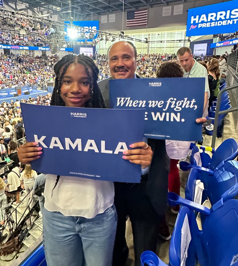 BREAKING: Martin Luther King III has just ENDORSED Kamala Harris for President. 

“My daughter has fewer rights today than the day she was born.

There is one candidate in this election who wants to roll back our rights and one who wants to restore them.

We're not going back.