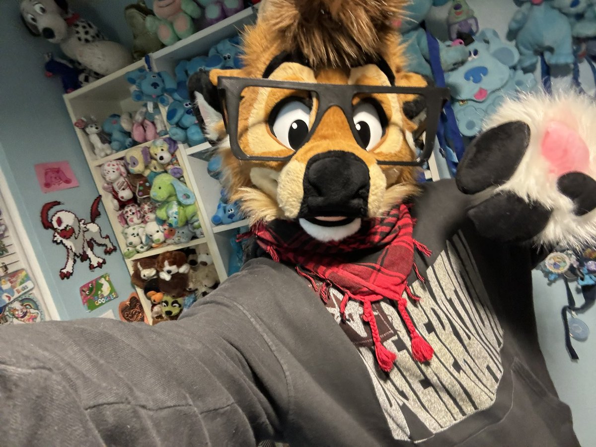 BLEAT BLEAT B-WORDS !!! 
𐂂 meet petri baxter or "pb" 
made by <a href="/mixedcandy/">Mixedcandy Inc</a> ^__^