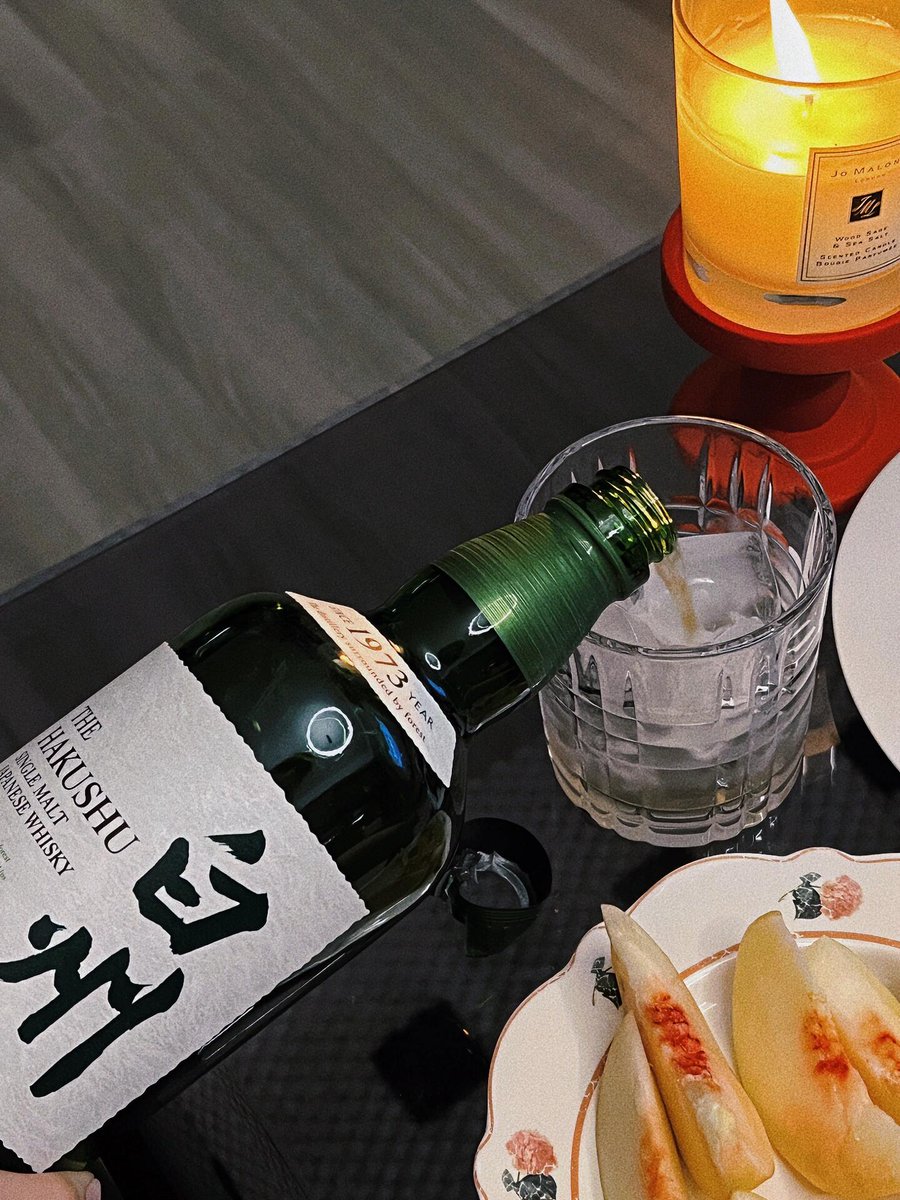 おはようございます☀️
最近ロックにはまっているので、飲むとひんやりしますね♪
昨夜は白州と桃のおつまみ🍑美味しかったですよ〜