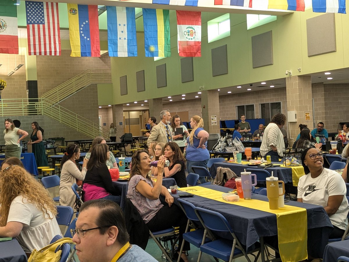 spacegirl_7's tweet image. @SMS_Wolverines The Wolverine PRIDE is back. We had an amazing 1st day. Good things are going to happen. It&apos;s the year of the Wolverine! We are the school of opportunities. Let&apos;s do this! @HaysCISD @jggomezsr @MarivelSedillo