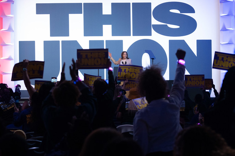 KamalaHarris's tweet image. One of the best ways to keep our nation moving forward is to give our workers a voice.

As President, I’ll protect the freedom to organize, defend collective bargaining and sign the PRO Act into law.