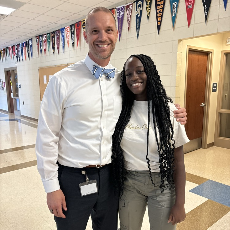 DWDanielHigh's tweet photo. What a great start to 24-25! Puzzle race in teacher cadet, ASL remote class with EHS, lots of smiles from students and staff, one word in family consumer science, and a wet afternoon duty for Mr Culpepper and Mr Lepa #day001 #oneDANIEL https://t.co/lCpyuYGtji