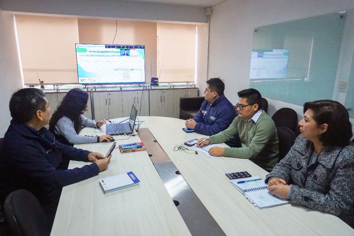 Minsa_Peru's tweet photo. #PlanMil 🏥 | El #Minsa, a través de la Dirección General de Operaciones en Salud y mediante la plataforma educativa de la Escuela Nacional de Salud Pública, organizó la tercera videoconferencia nacional para capacitar a autoridades regionales de salud en la implementación de intervenciones integrales, con el objetivo de mejorar los servicios de salud. De esta forma, se reafirma el compromiso para fortalecer el primer nivel de atención. ✅