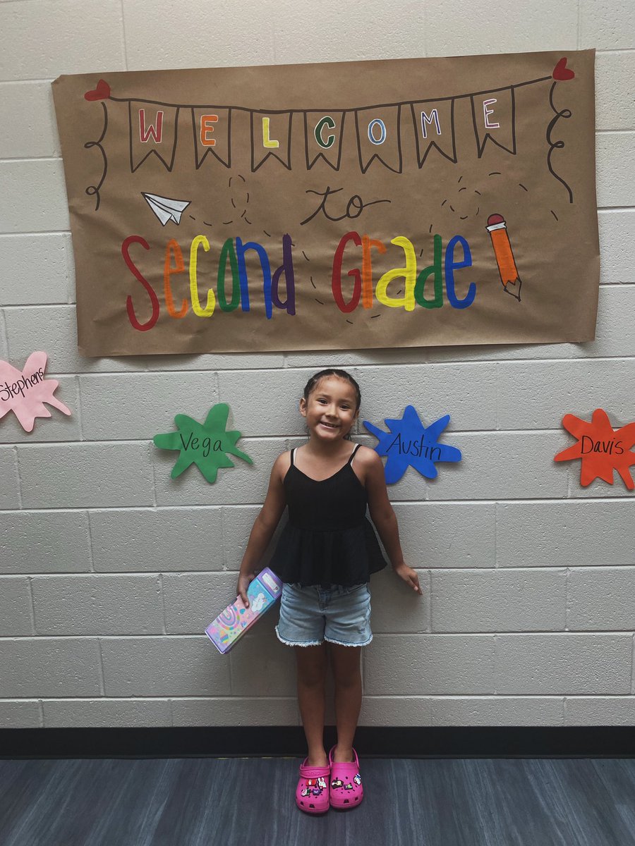 carrillokarla_'s tweet image. Such a proud mom 💗🥹 #secondgrader