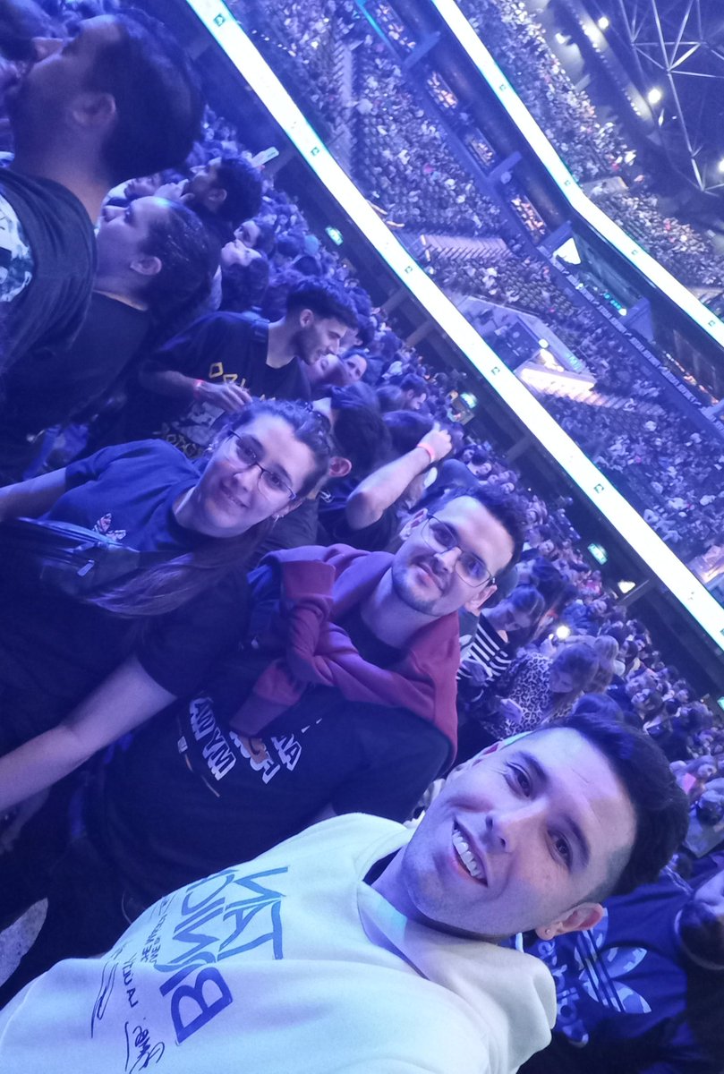 heiiifede's tweet photo. Y claro que ellos también son parte de la felicidad, mis primos biónicos ⚡️ https://t.co/zT7hdmDVZt